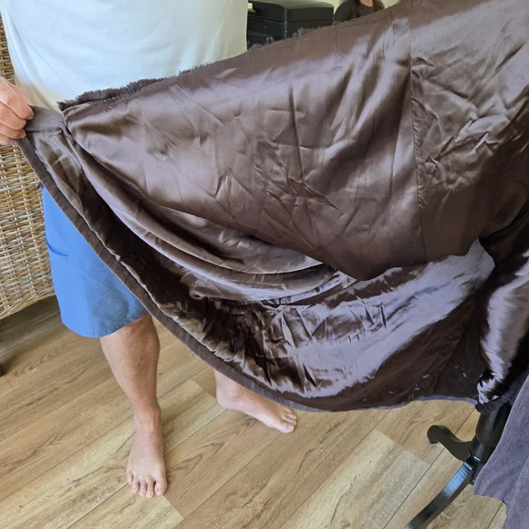 Chic Women's MochaTrench Coat with Fur Collar.  Fur Removes From Entire Coat - Picture 8 of 8